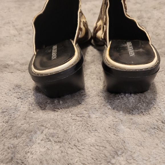 Womans low cut boots - Picture 3 of 6